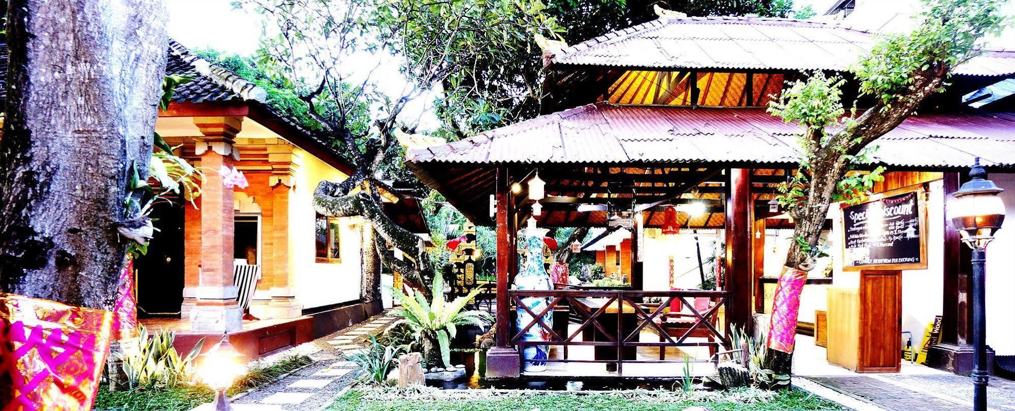 Puri Wisata Balinese Style Hotel Seminyak  Exterior photo