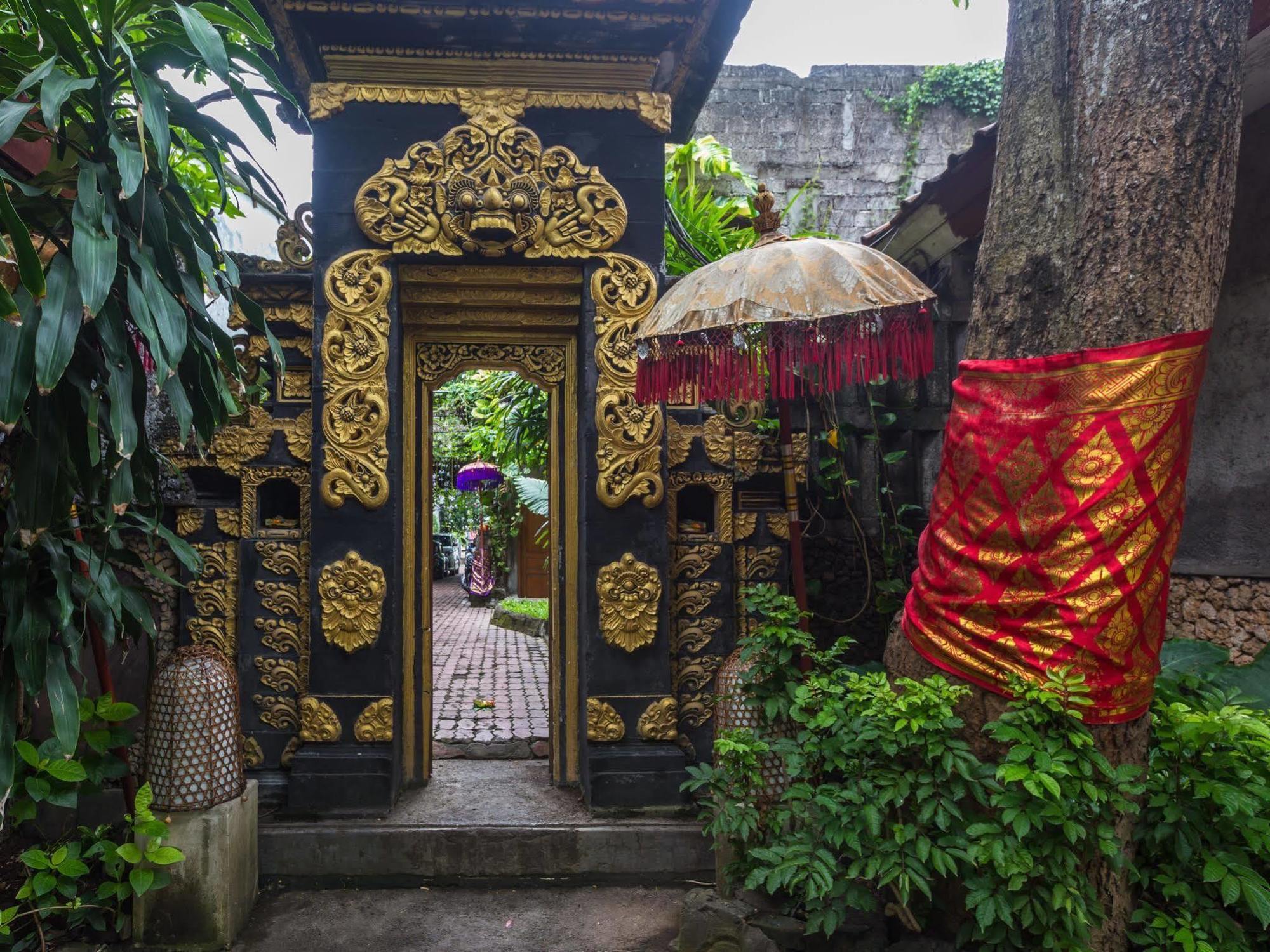 Puri Wisata Balinese Style Hotel Seminyak  Exterior photo